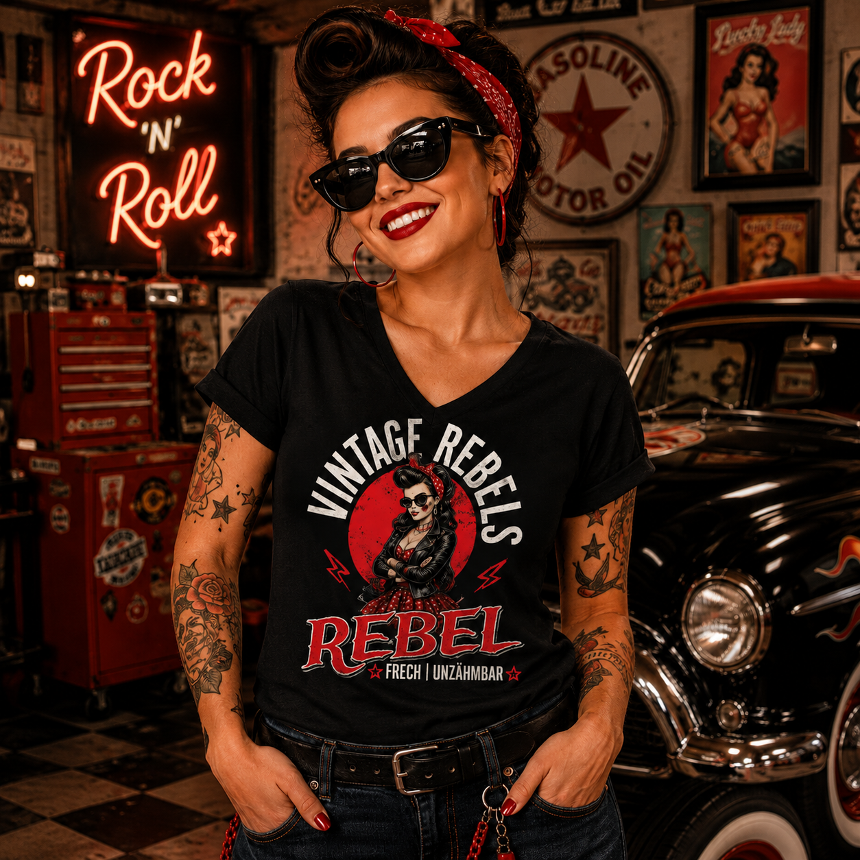 V-Neck T-Shirt Rockabella Rebell
