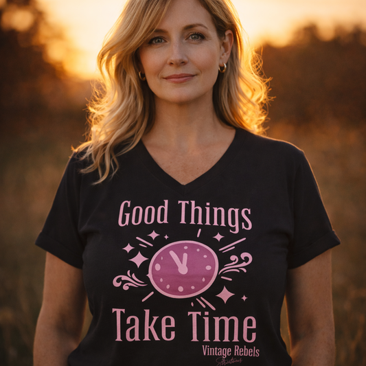 T-Shirt "Good Things" V-Neck